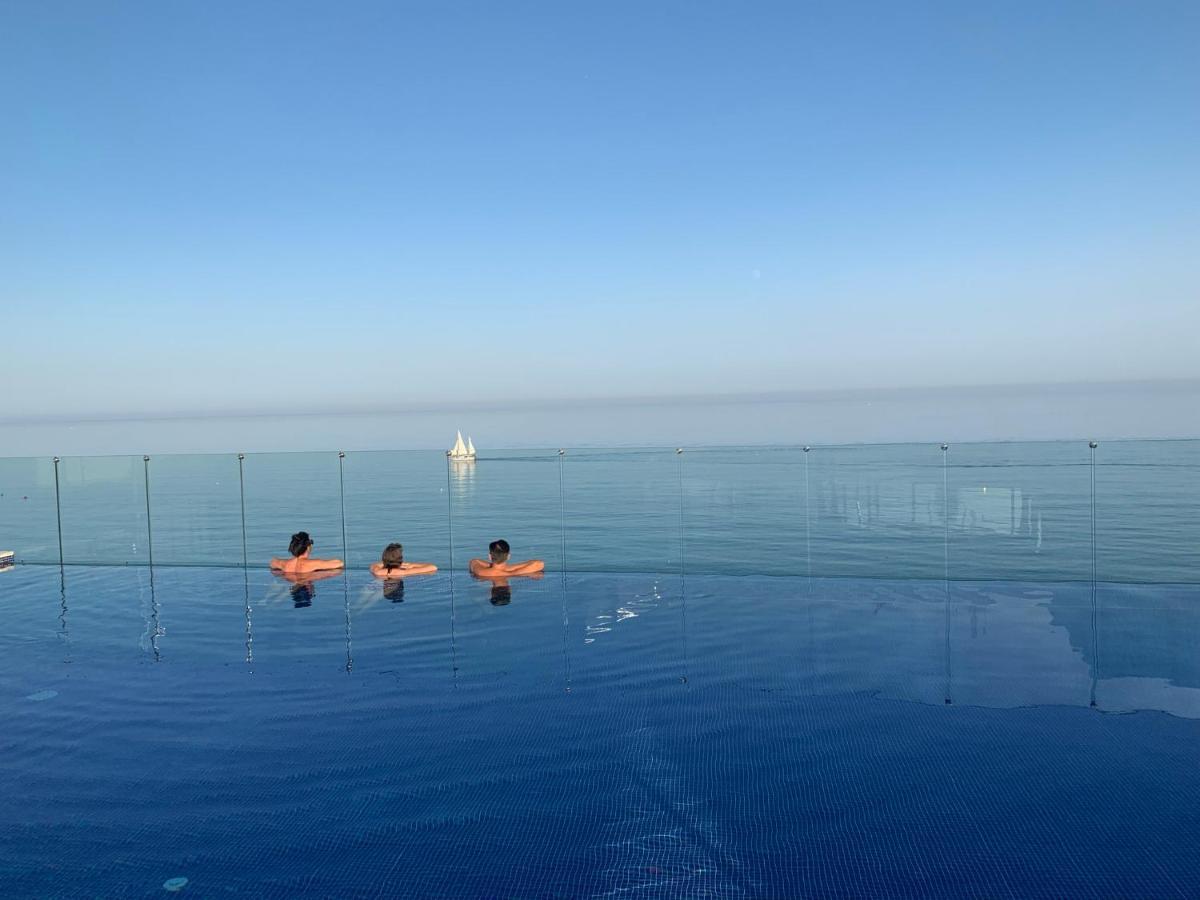 Darya Estepona Buitenkant foto